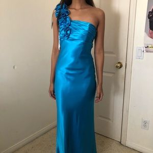 Full Length Formal Dress (Prom/Homecoming)